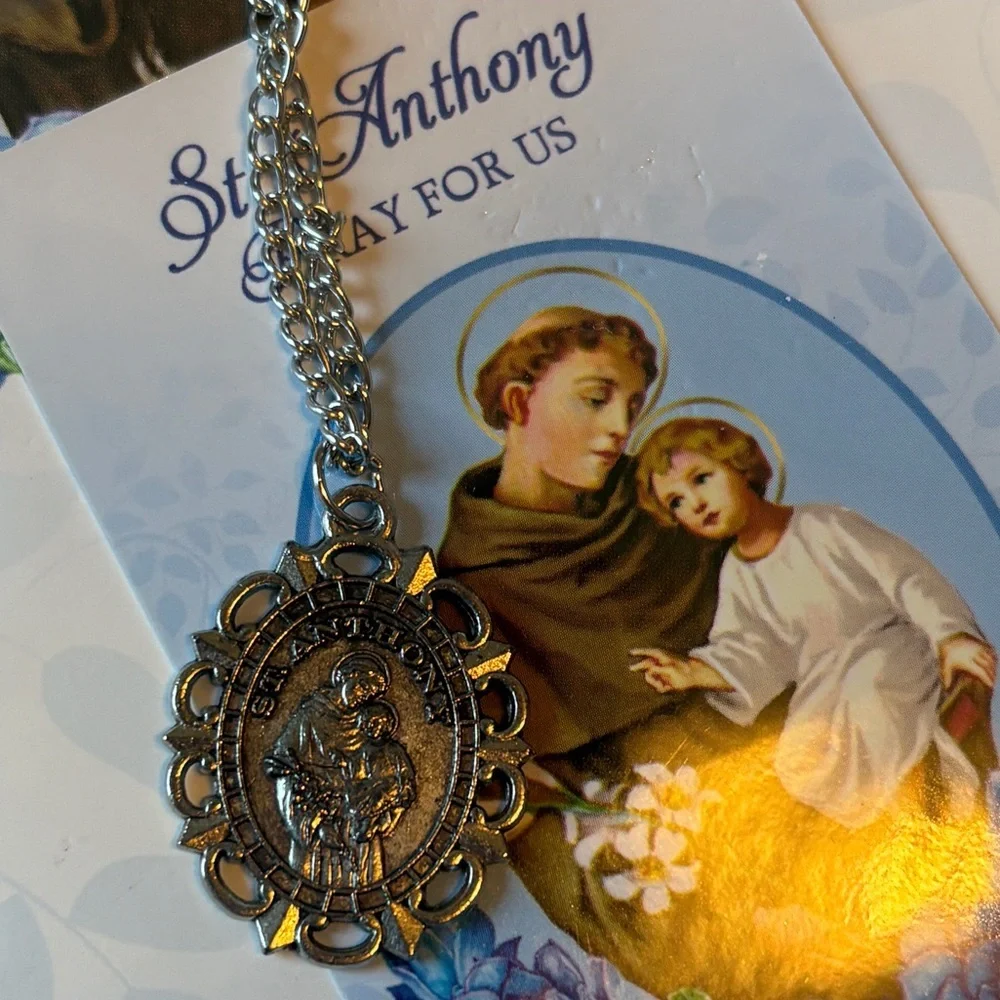 Saint Anthony Charm Necklace, Unisex - Picture 2 of 3
